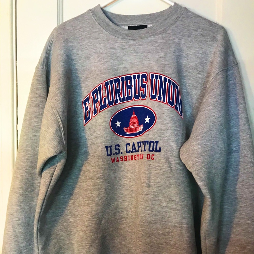sweatshirt, capitol building Washington, DC